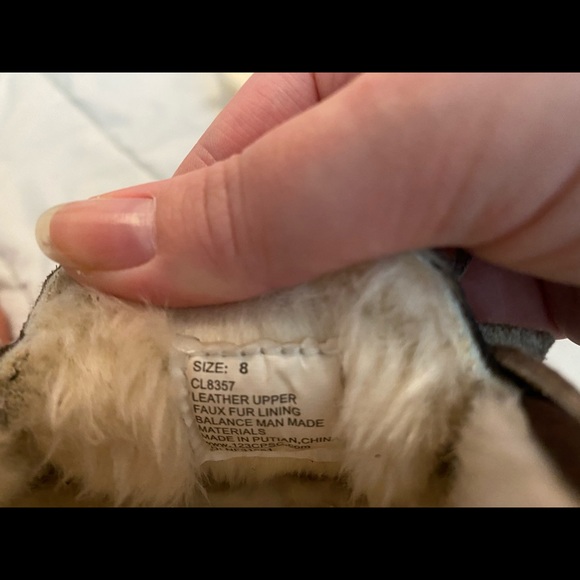 *NEW* Brown and Pink Moccasins - Picture 5 of 9